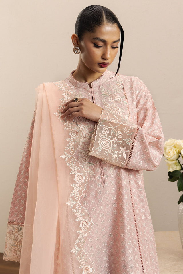 Zara Shahjahan | Festive 26 | Gulkaar-3