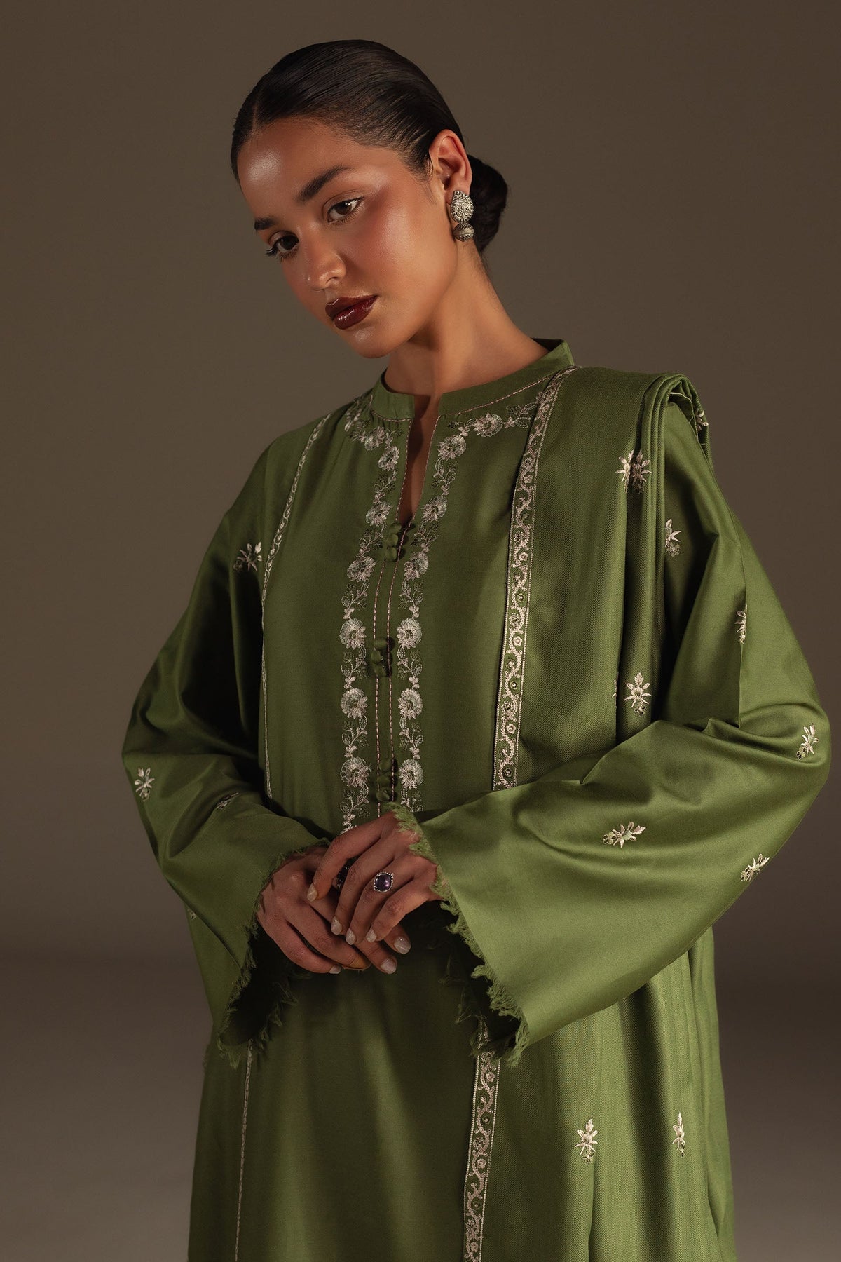 Zara Shahjahan | Pret A W 25 | Zimal-3
