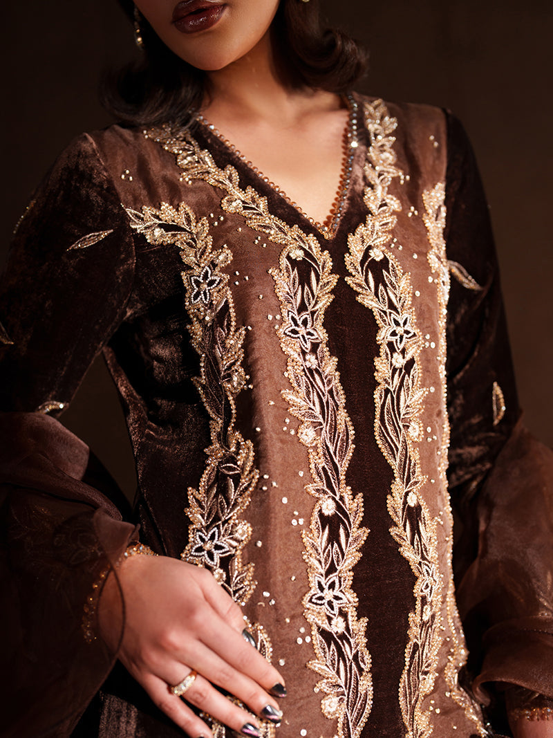Caia | Luxury Velvet Edit 25 | Hazel, image 6