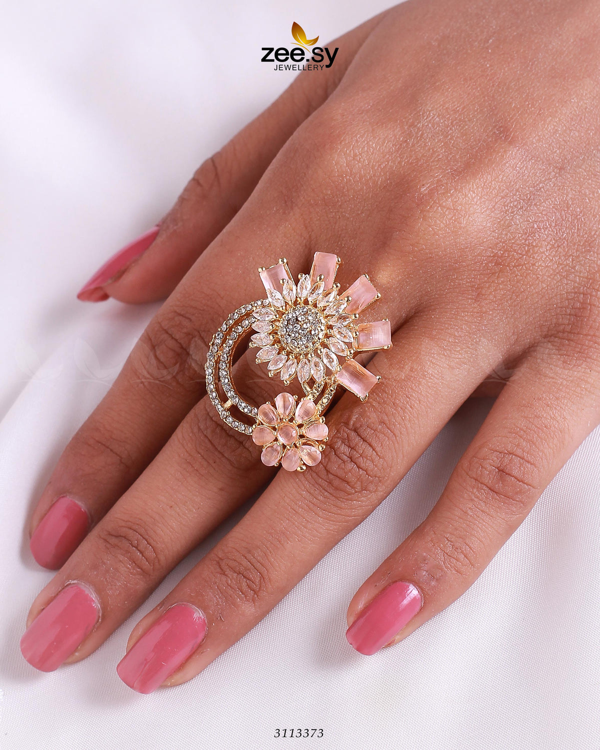 Aima Baig Ring -  Zeesy Finger Ring - Original Designer Dress - House of Maryam