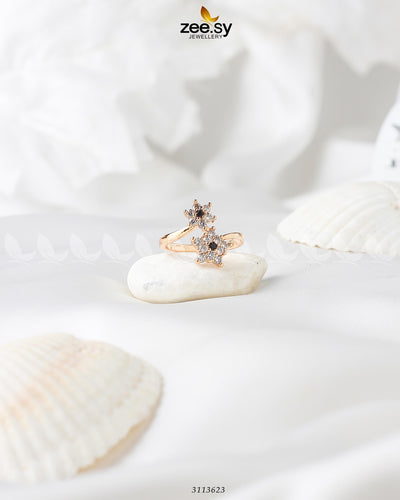 Orla Ring -  Zeesy Finger Ring - Original Designer Dress - House of Maryam