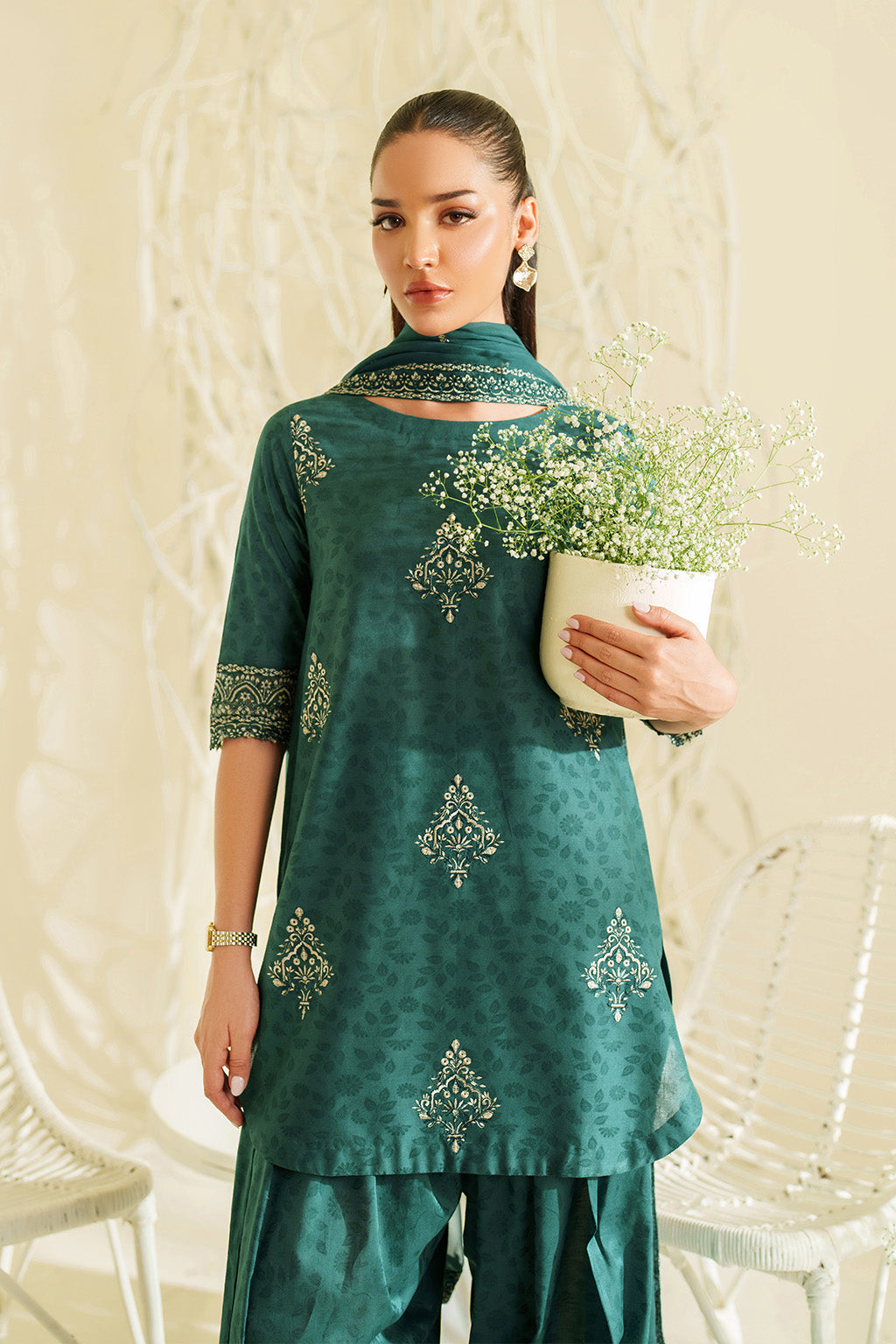 Iznik | lawn 26 | UE-647, image 3