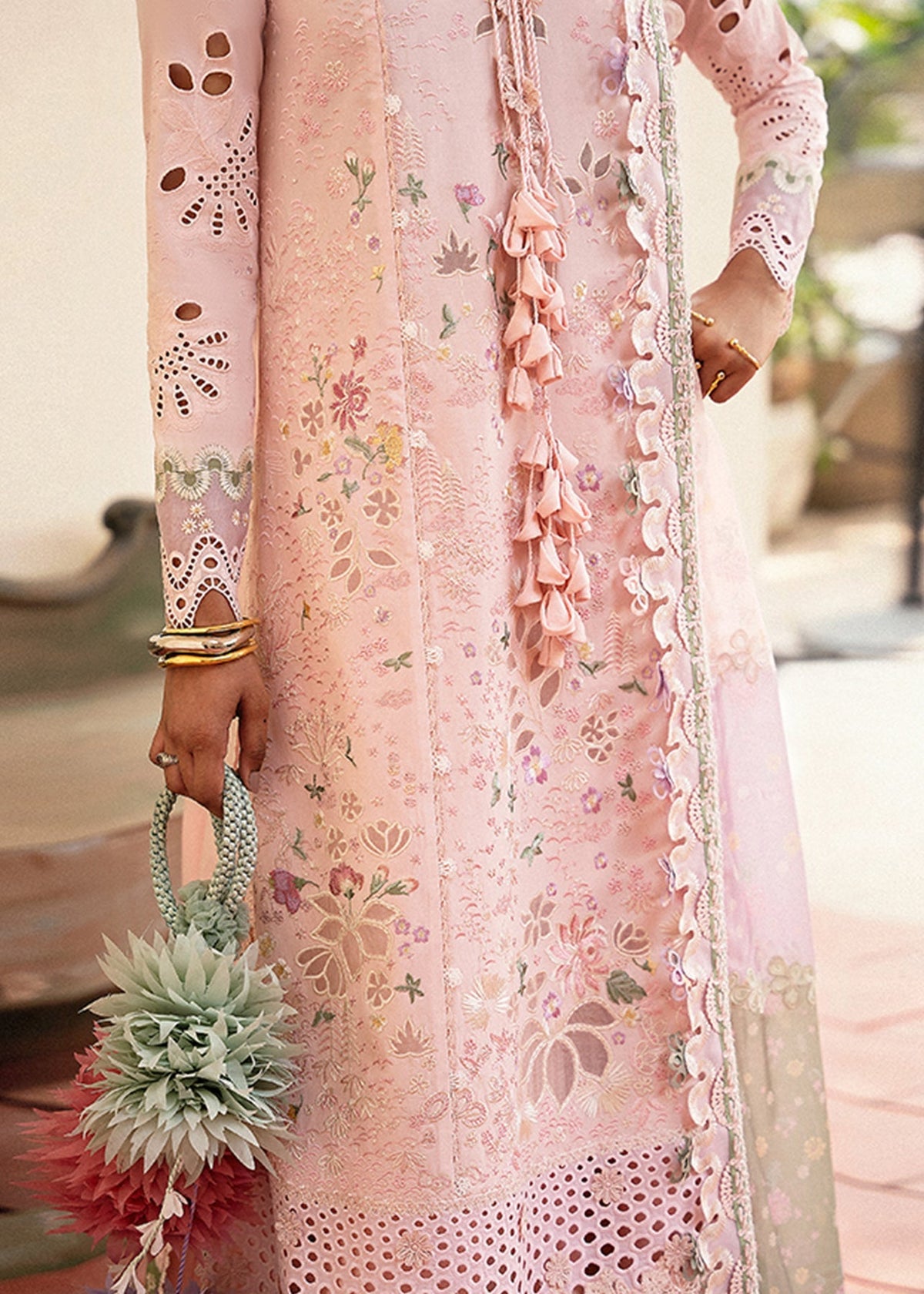 Suffuse Leena powder pink embroidered lawn suit, photo 2
