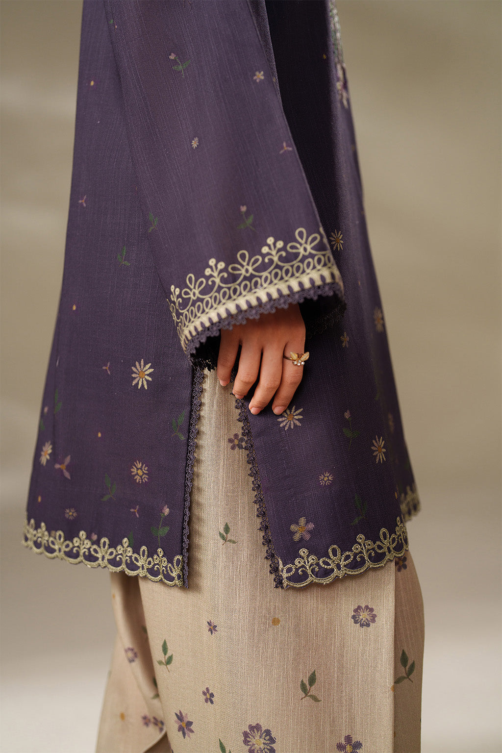 Iznik | Winter Chapter 25 | UE-568 Printed Khaddar, image 5