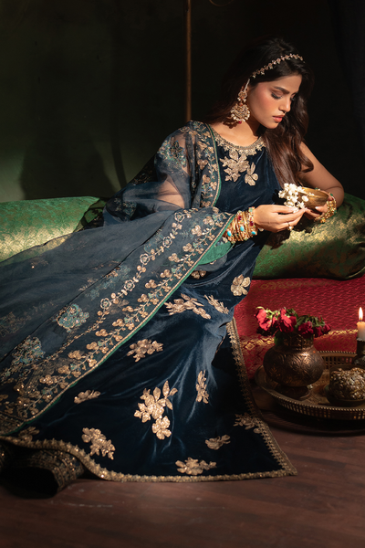 Iznik | Velvet 25 | IV-51 Embroidered Velvet