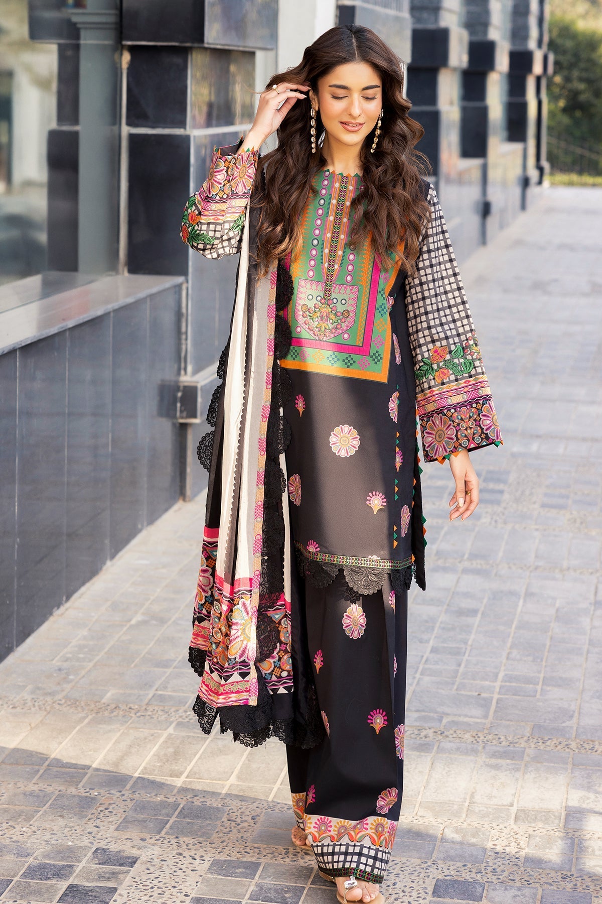 Charizma | Aniq Lawn | AN6-04-1