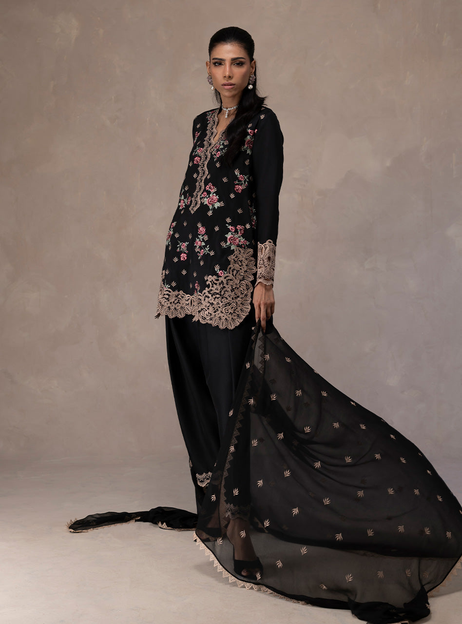 Zainab Chottani | Eid Edit 26 | Midnight Rose-5