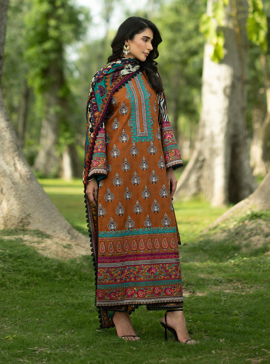 Zainab Chottani | Luxe Lawn 26 | Erin - 11-7