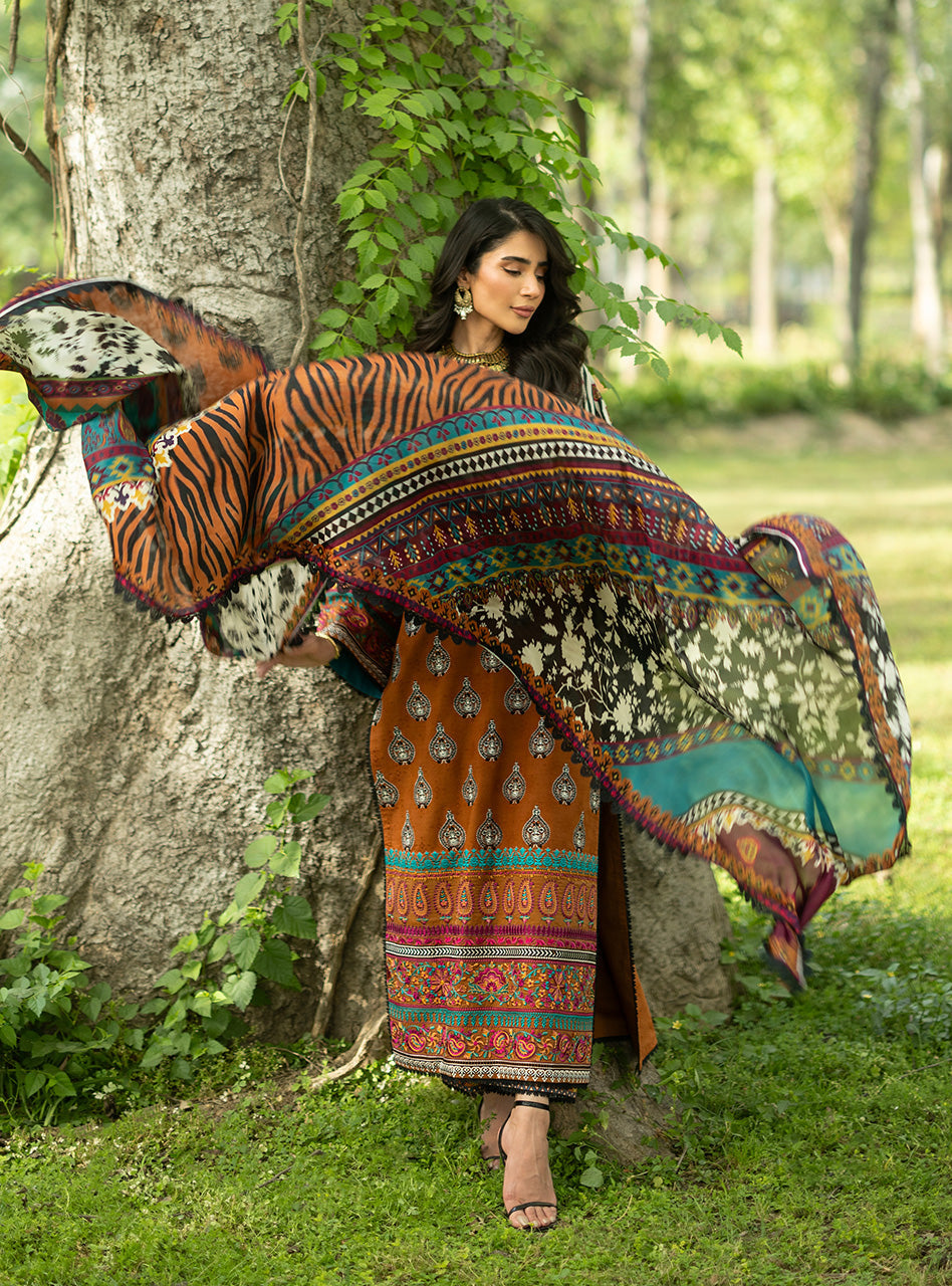 Zainab Chottani | Luxe Lawn 26 | Erin - 11, image 4