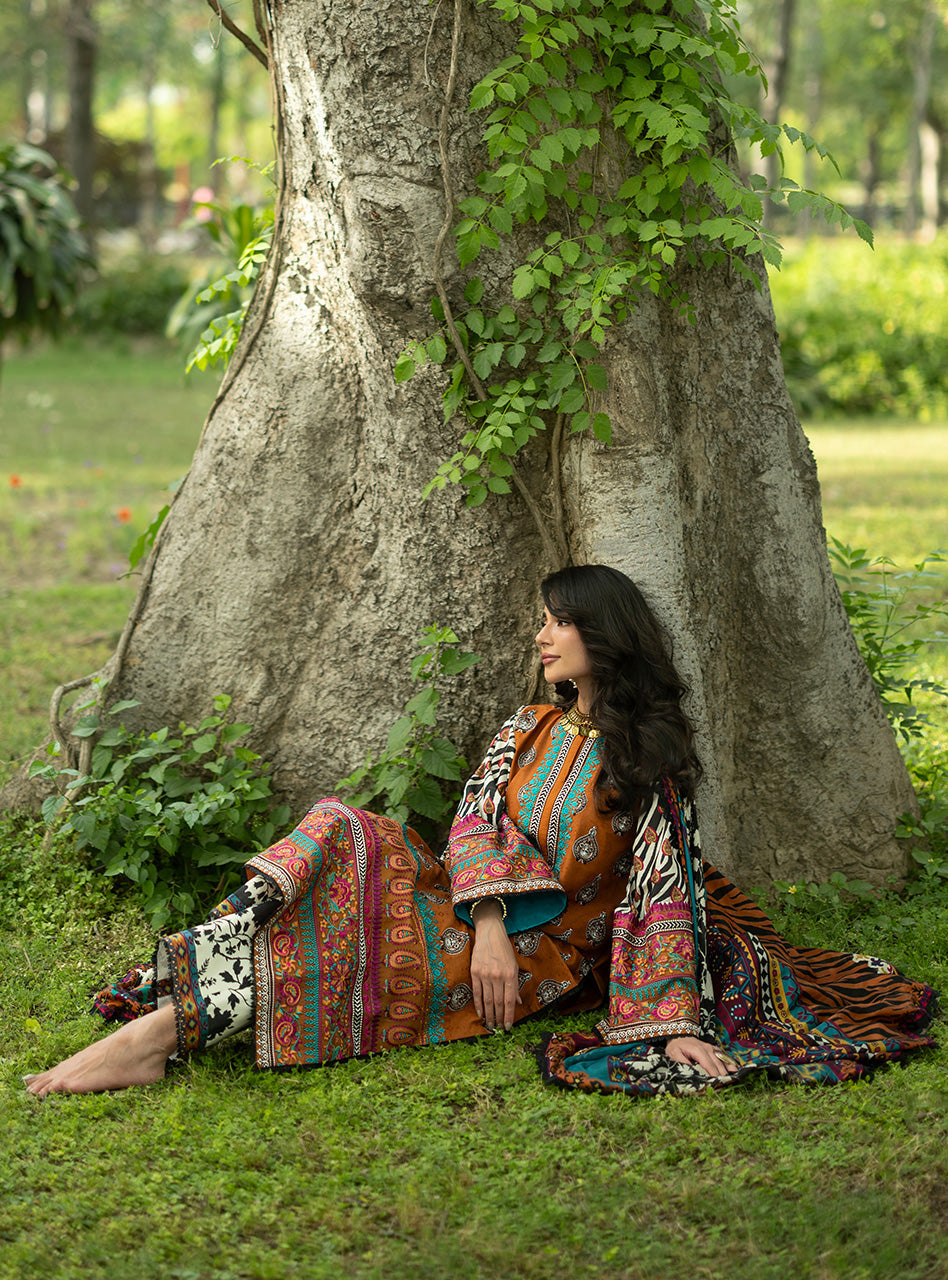 Zainab Chottani | Luxe Lawn 26 | Erin - 11-11