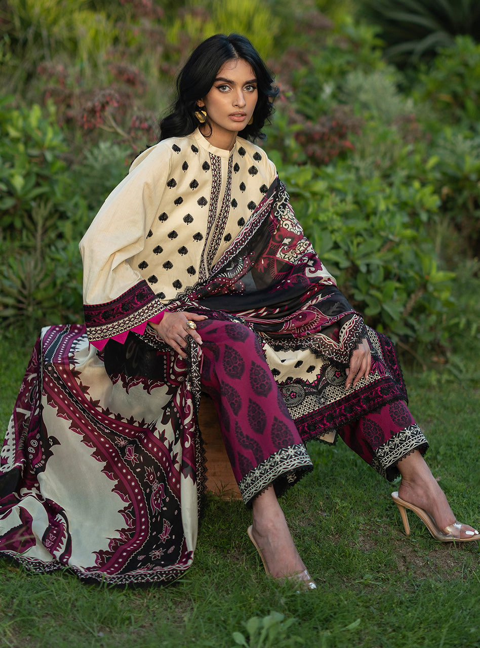Zainab Chottani | Luxe Lawn 26 | Nour - 09-6
