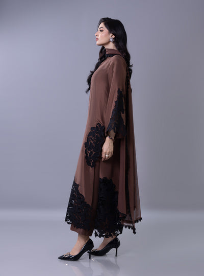 Zainab Chottani | Ramadan Edit 26 | Maison Mocha, image 3
