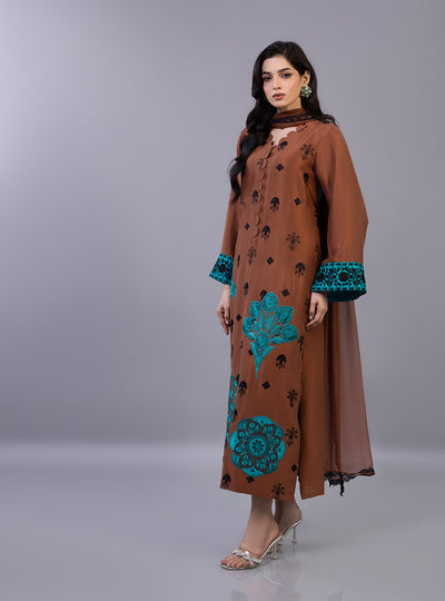Zainab Chottani | Ramadan Edit 26 | Terra Luxe, image 3