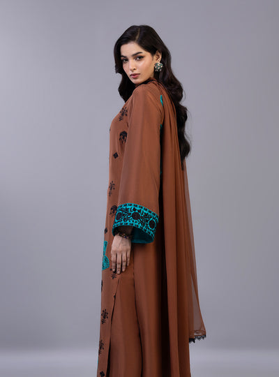 Zainab Chottani | Ramadan Edit 26 | Terra Luxe, image 2