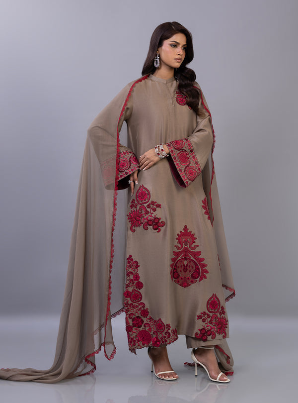 Zainab Chottani | Ramadan Edit 26 | Taupe Royale, image 4