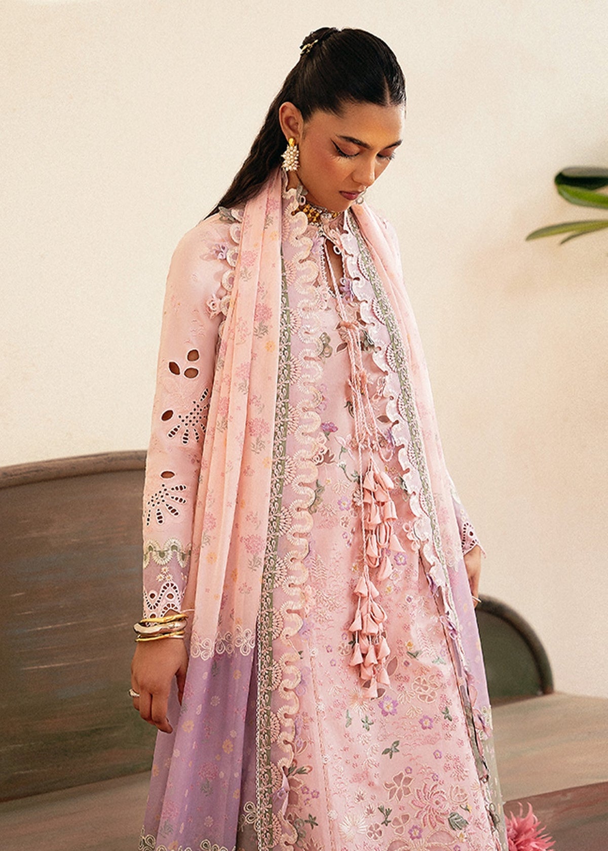 Suffuse Leena powder pink embroidered lawn suit, photo 3