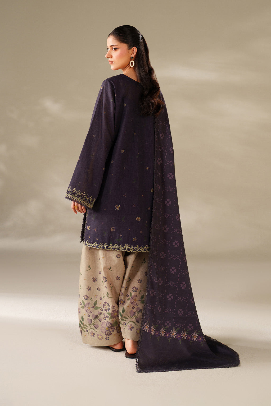 Iznik | Winter Chapter 25 | UE-568 Printed Khaddar, image 2