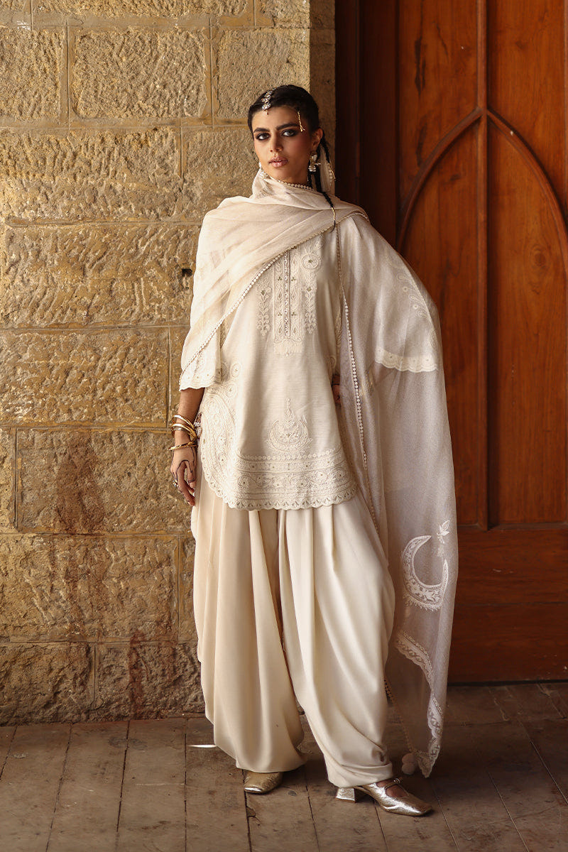 Wardha Saleem | Aari Collection 26 | Motia