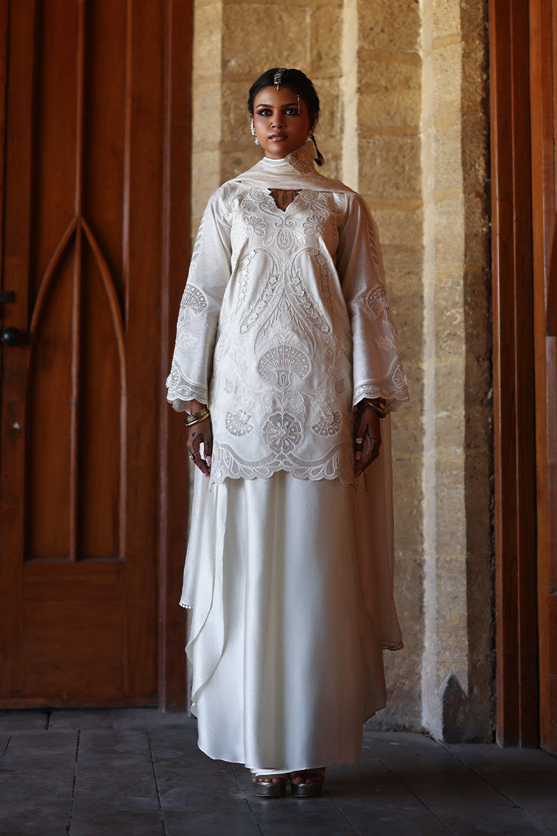 Wardha Saleem | Aari Collection 26 | Champa