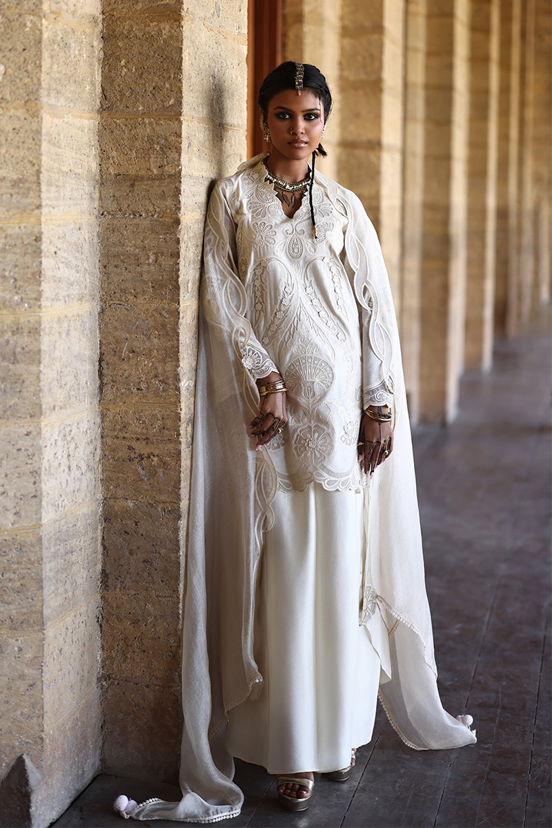 Wardha Saleem | Aari Collection 26 | Champa-4