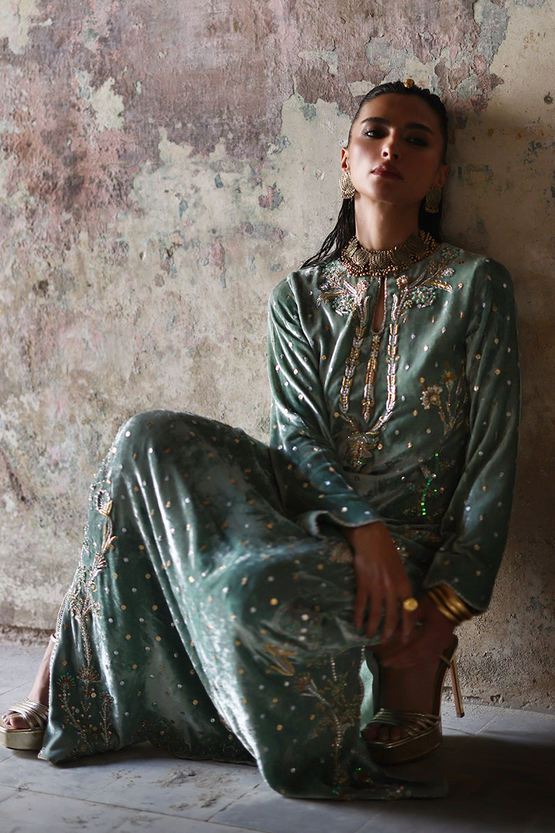 Wardha Saleem | Pure Velvet 25 | Vian-10