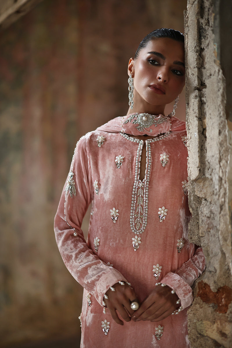Wardha Saleem | Pure Velvet 25 | Zynia-7