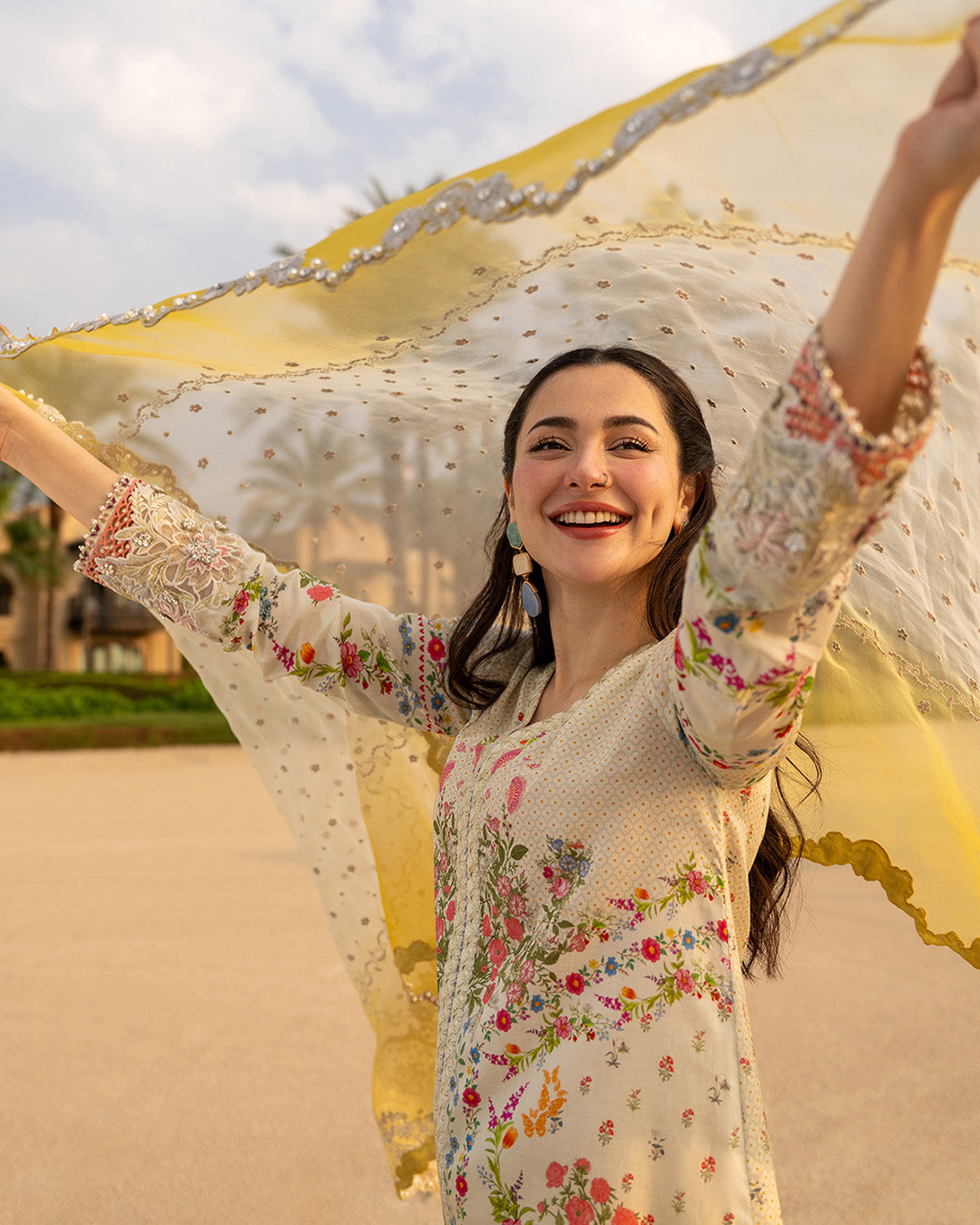 Faiza Saqlain | Aya Luxury Lawn 26' | Arta-3