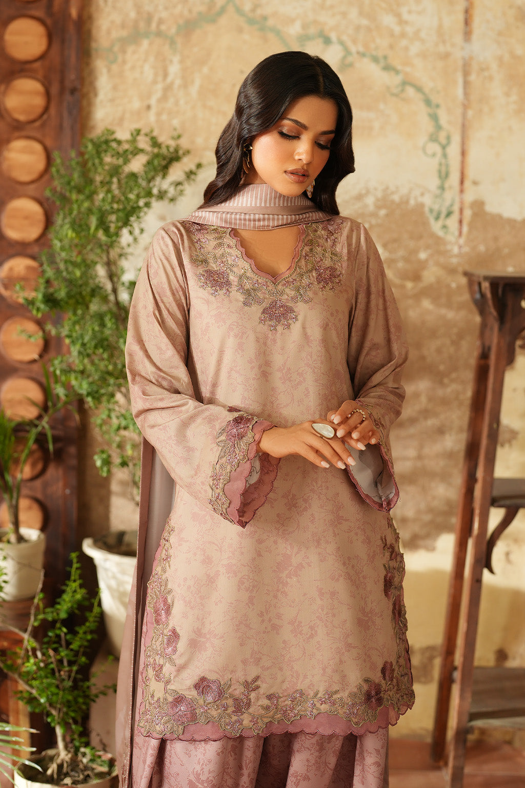 Iznik | Winter 25 | IPF-09, image 3