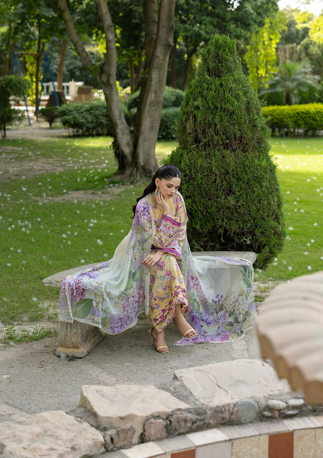 Elaf Premium | Signature Embroidered Lawn with Chiffon Collection 26 | ESG-7A STELLA, image 4