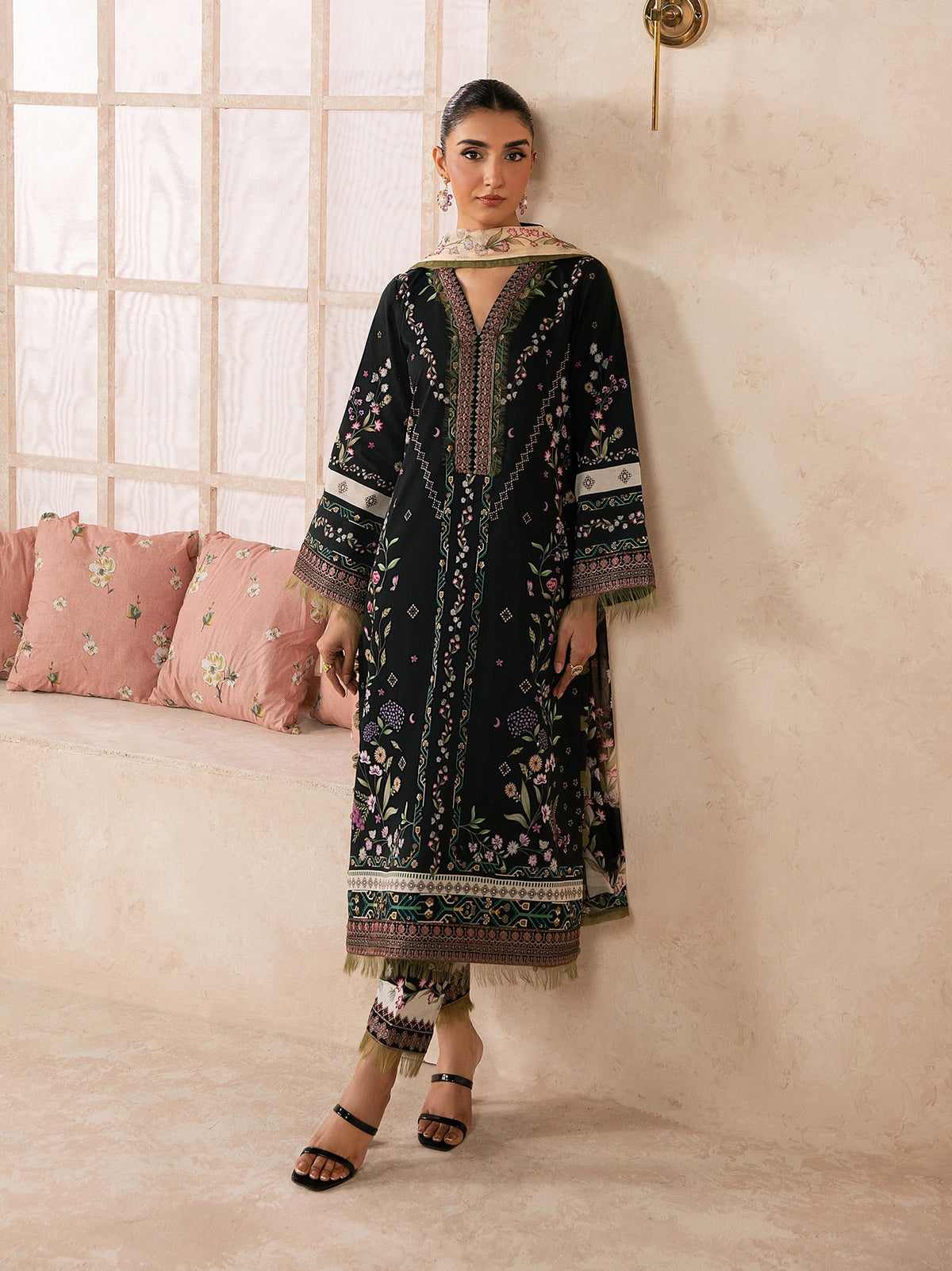 Gulaal | Syra Lawn 26 | Elina SKU D - 5, image 4