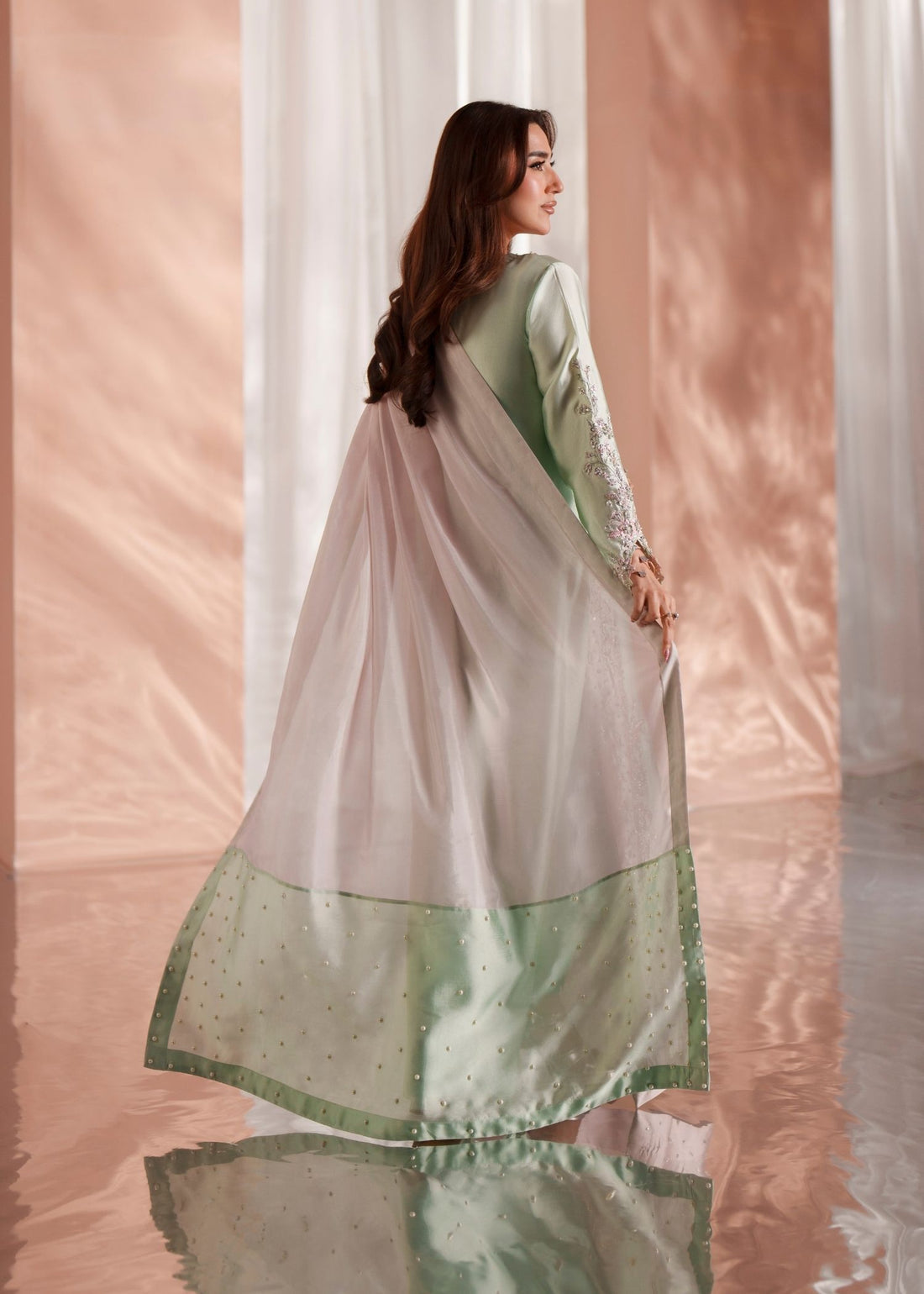 Mehak Yaqoob | Enchante Luxe Edit | Aurea-2