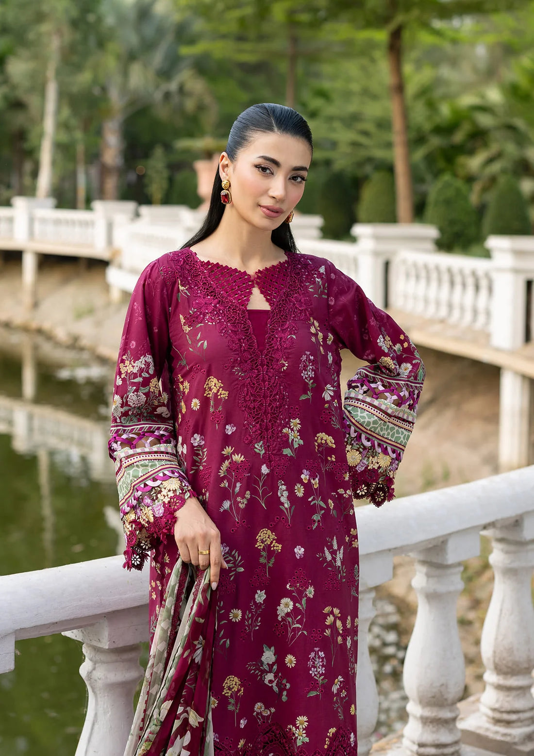 Elaf Premium | Signature Embroidered Lawn with Chiffon Collection 26 | ESG-2A NORA, image 3