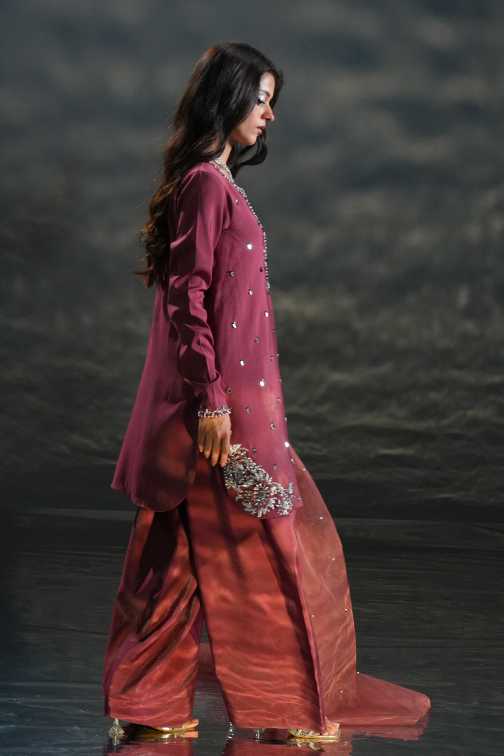 Amave | Oro Luxury Wear | AM-09