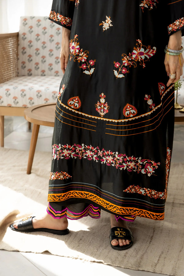Wahaj M Khan | Sanam Luxe | Noir Sanam Kaftan, image 4