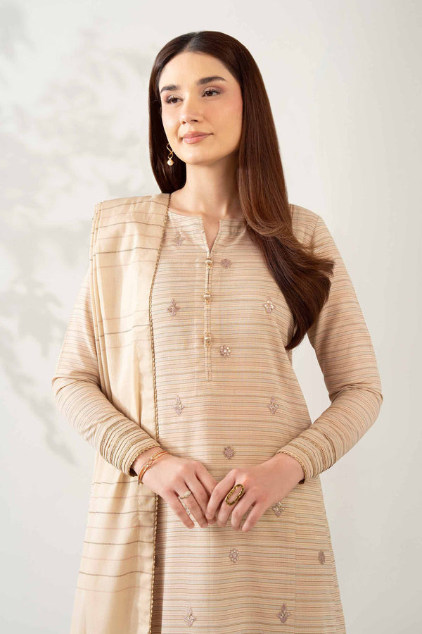 Nishat | Winter 25 | 42502606, image 4