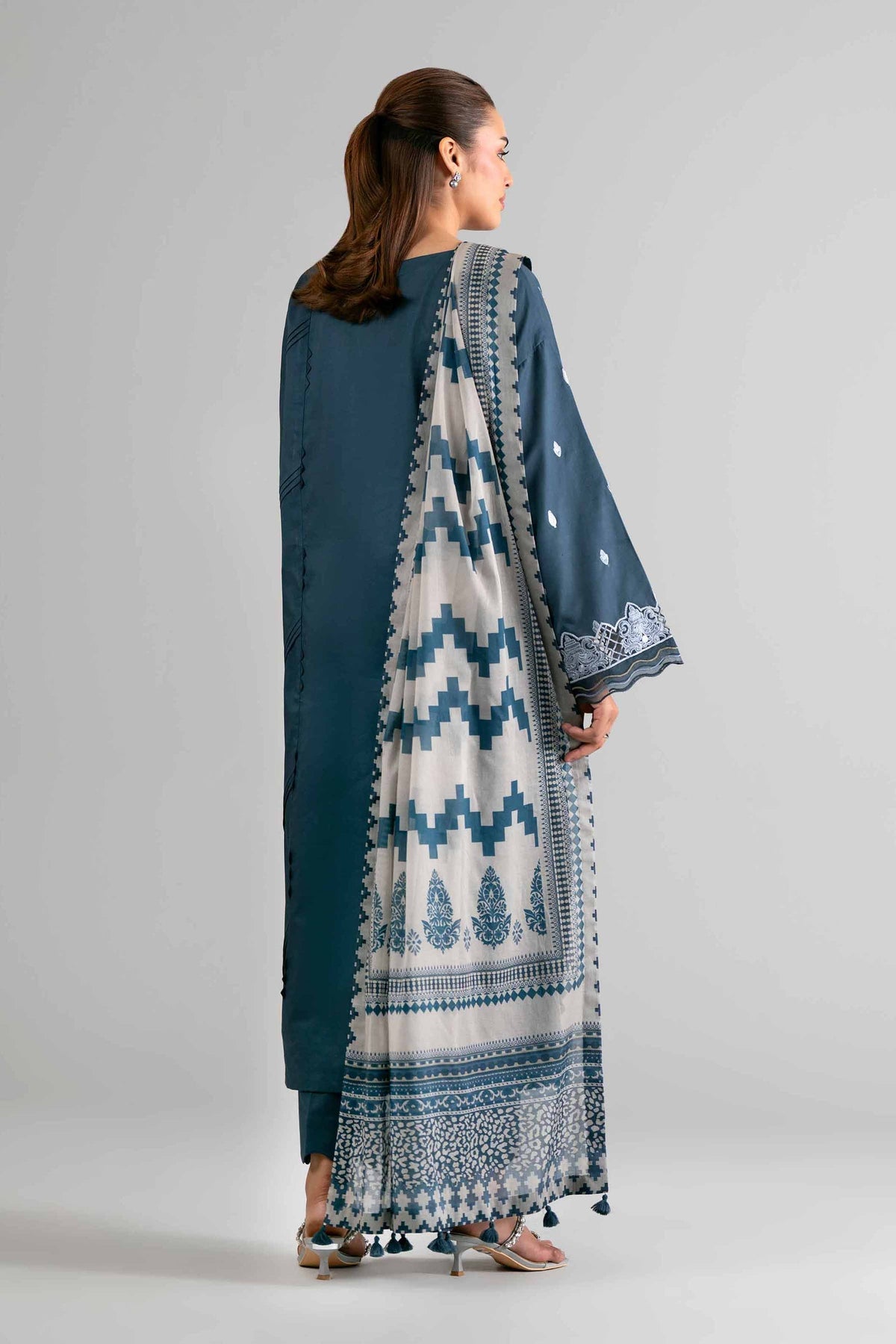 Nishat | Eid Lawn | 42601731, image 2