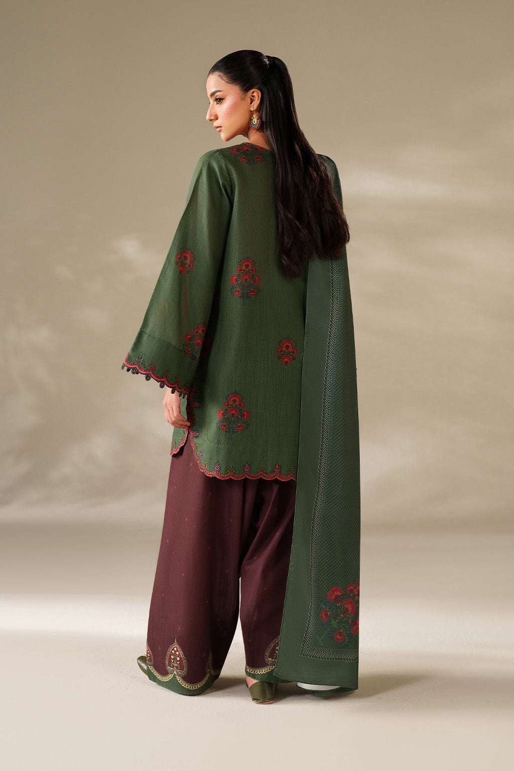 Iznik | Winter Chapter 25 | UE-561 Printed Khaddar, image 2