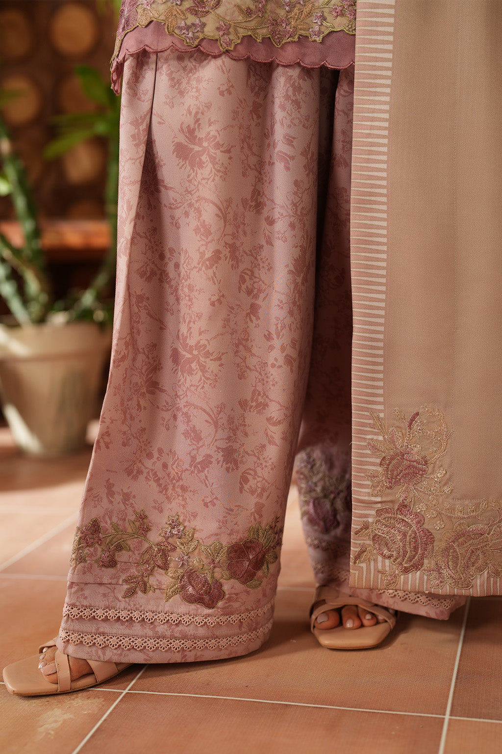 Iznik | Winter 25 | IPF-09, image 5