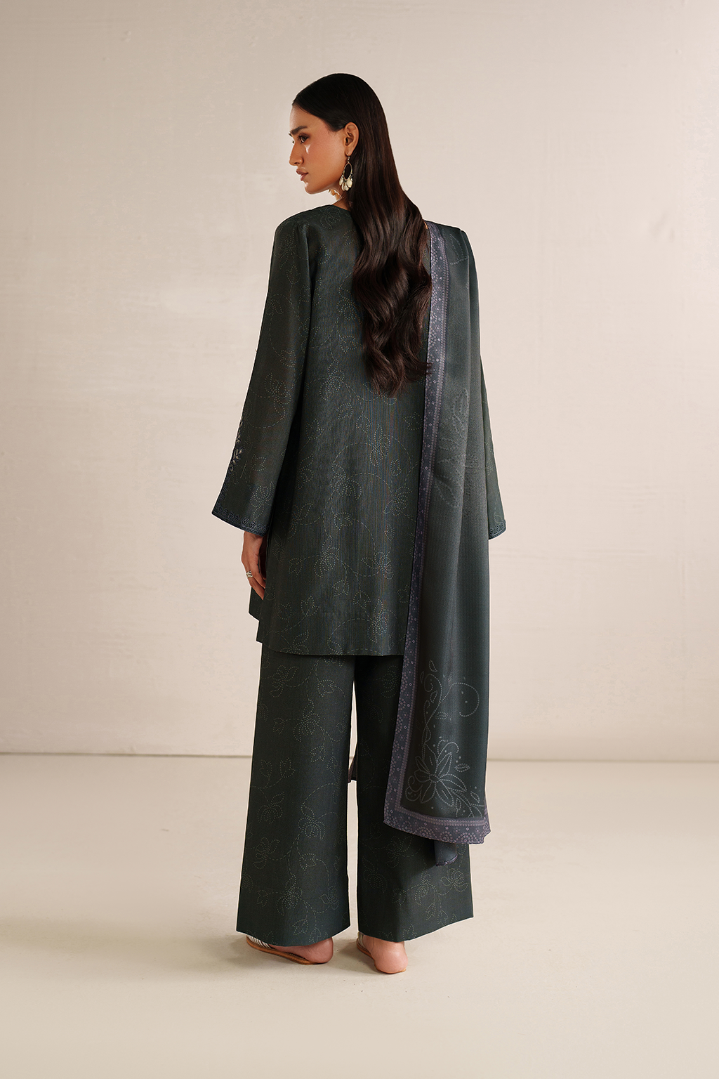 Iznik | Winter Chapter 25 | UE-572 Printed Khaddar-2