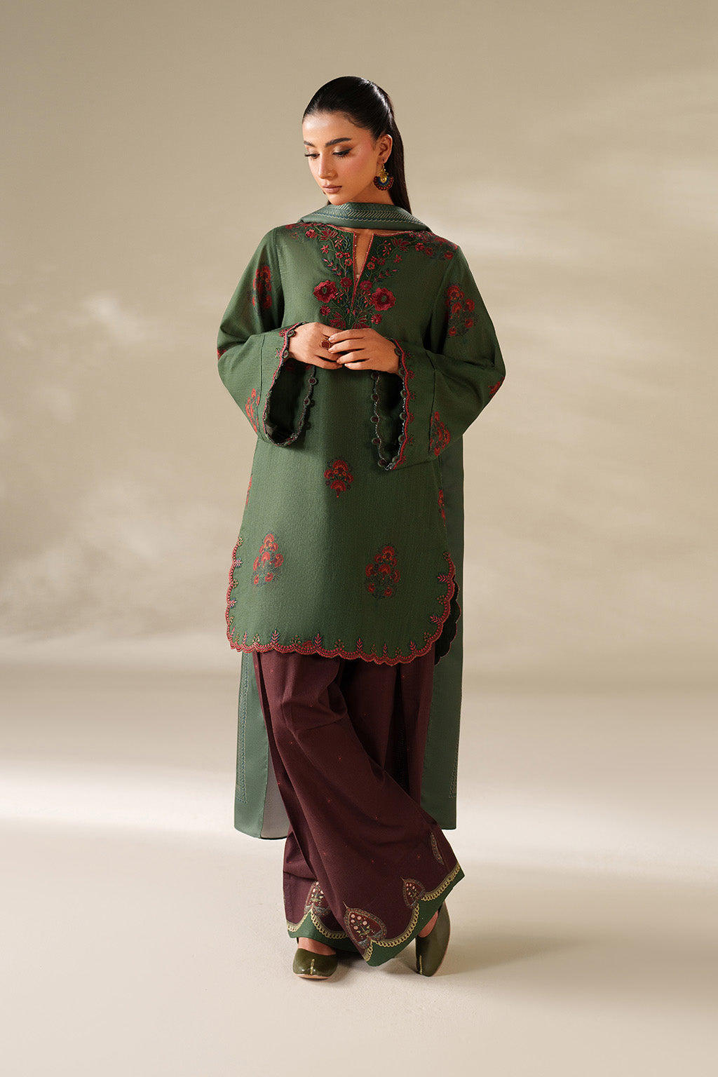Iznik | Winter Chapter 25 | UE-561 Printed Khaddar, image 3