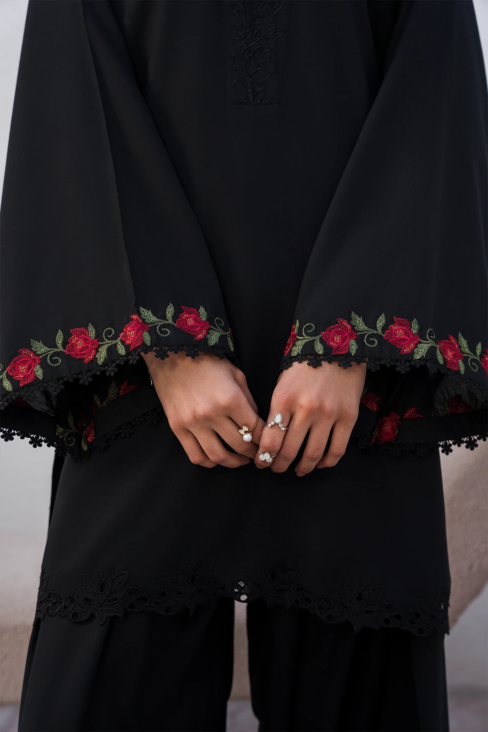 Azure | Chic Essentials | Dark Petal, image 4