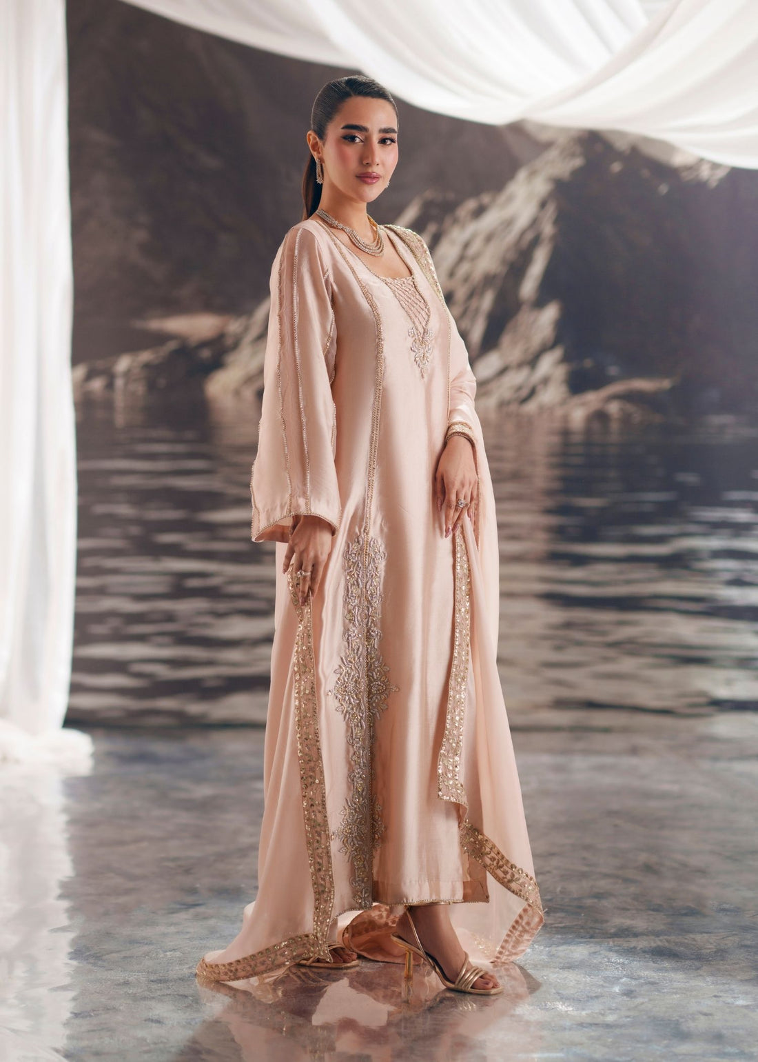 Mehak Yaqoob | Enchante Luxe Edit | Fiona-2