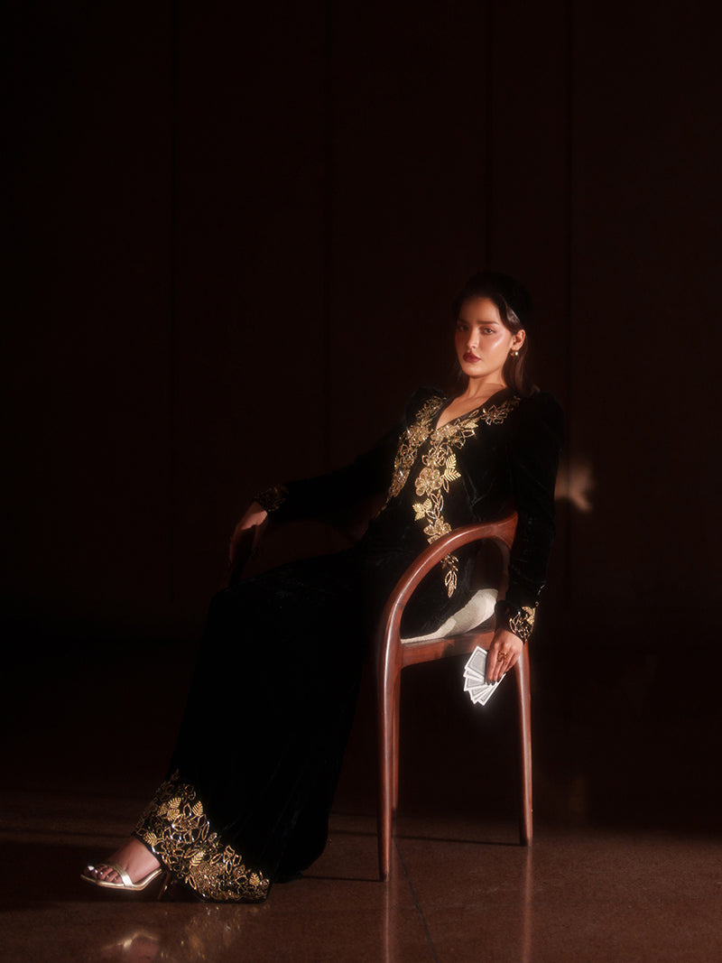 Caia | Luxury Velvet Edit 25 | Eclipse, image 4
