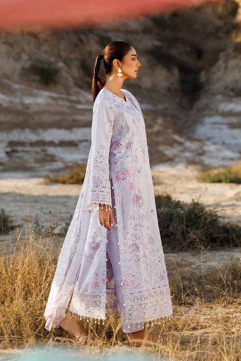 Emaan adeel | Sunlit Groove Luxury Lawn 26 | SUNLIT SWAY-4