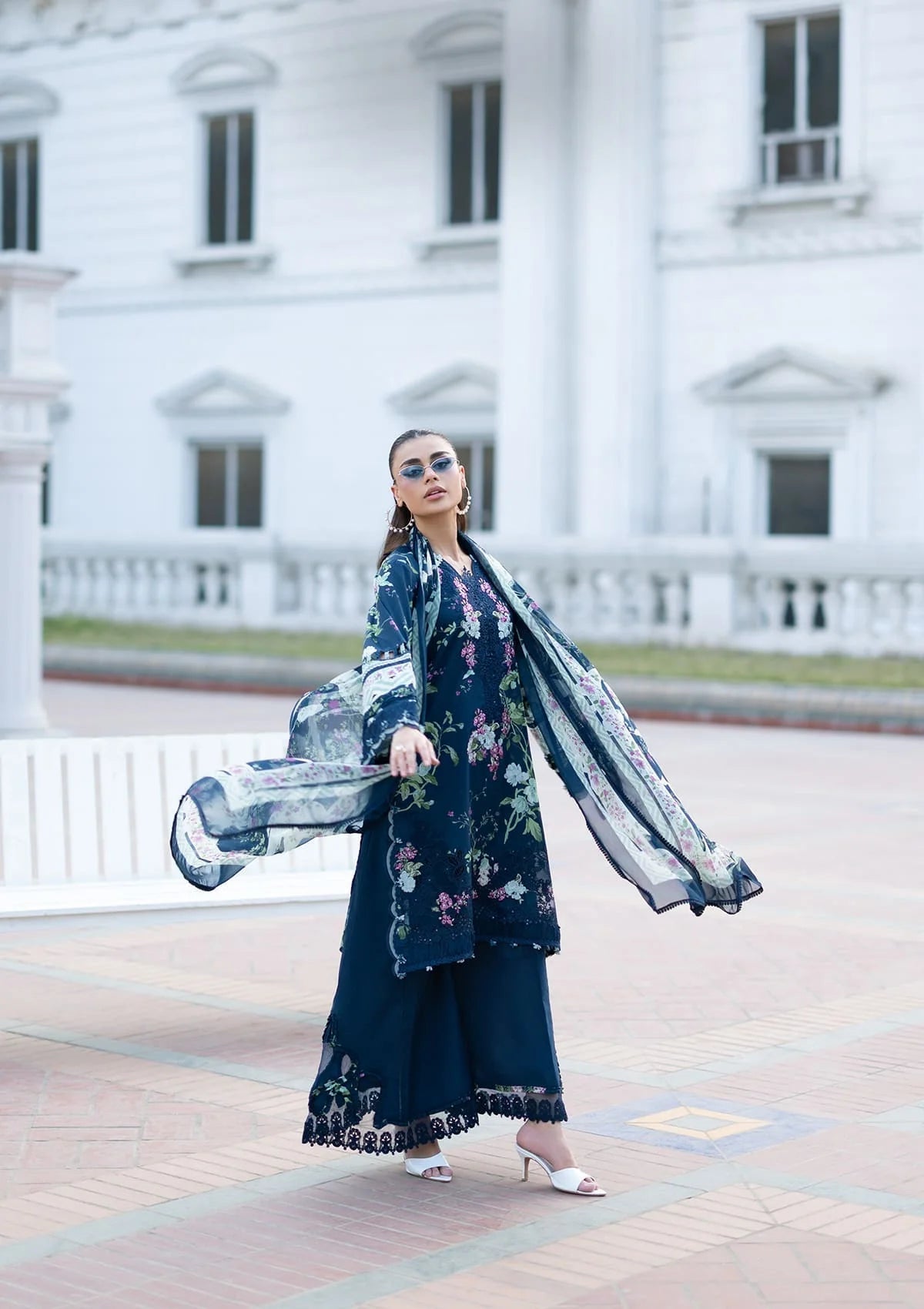 Elaf Premium | Signature Embroidered Lawn with Chiffon Collection 26 | ESG-3A MARIEL, image 3