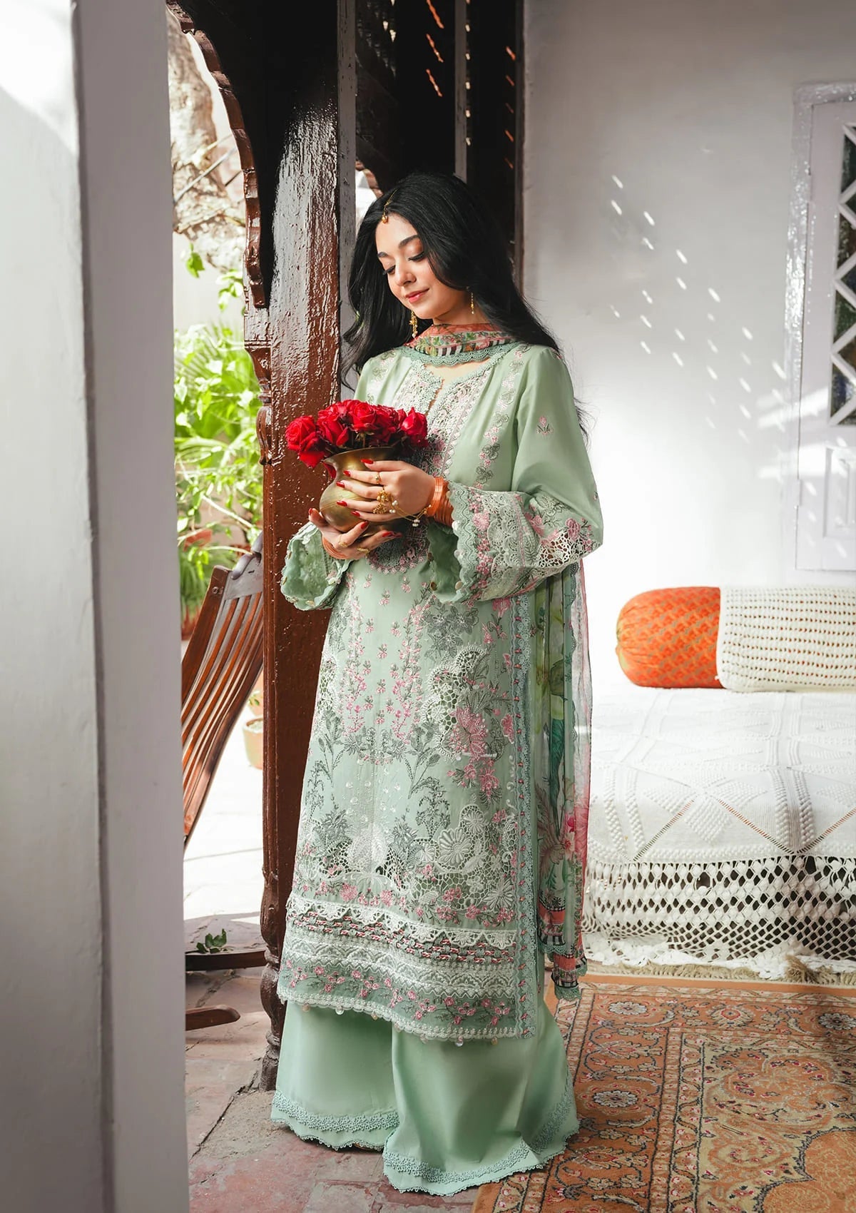 Kahf Premium | Ek Fasana Luxury Lawn 26 | KLB-4B SITARA, image 2