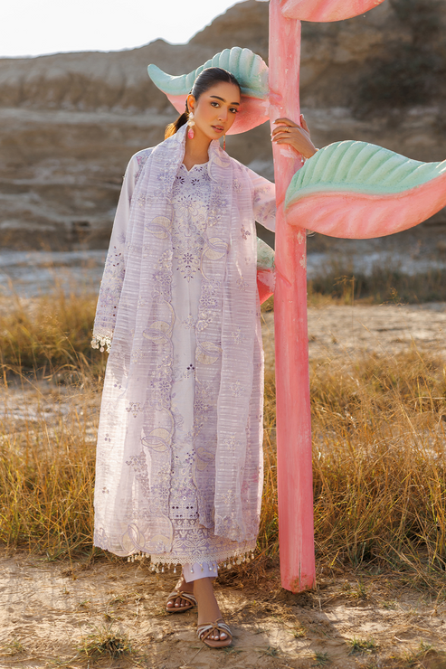 Emaan adeel | Sunlit Groove Luxury Lawn 26 | SUNLIT SWAY-3