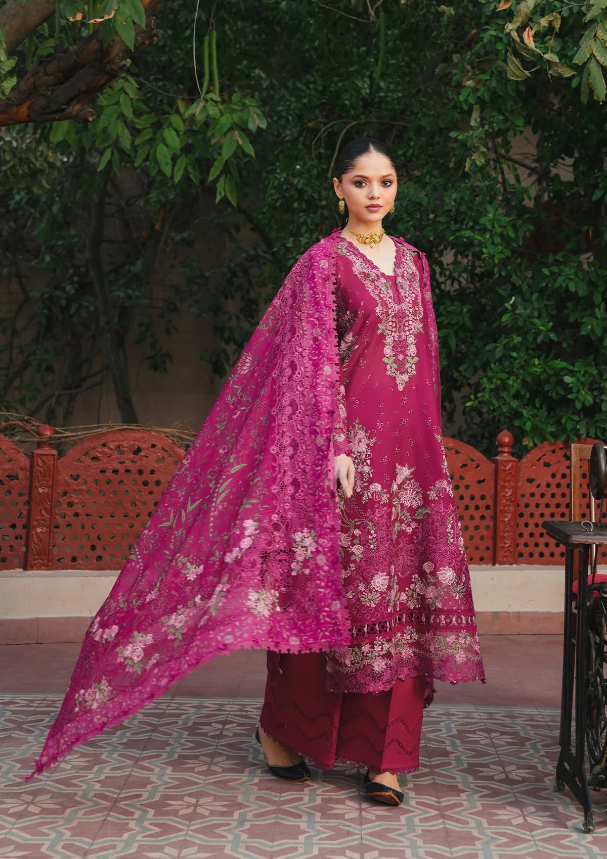 Kahf Premium | Ek Fasana Luxury Lawn 26 | KLB-7A NAVELI, image 5