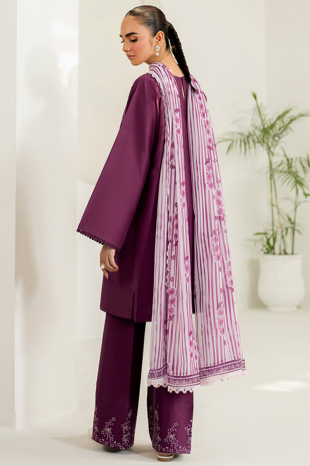 Farasha | Thread Lines Embroidered | Mauve Eclips -  Farasha Ladies Clothes - Original Designer Dress - House of Maryam