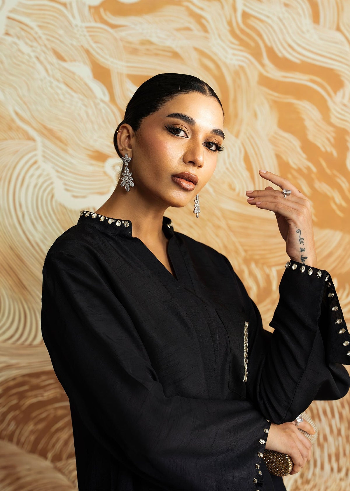 Mahgul | Whispers of Silk | Black Diamond, image 4